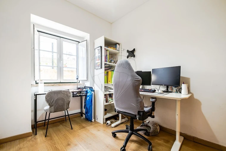 Apartamento T2 para Venda em Ramada e Caneças Foto 16