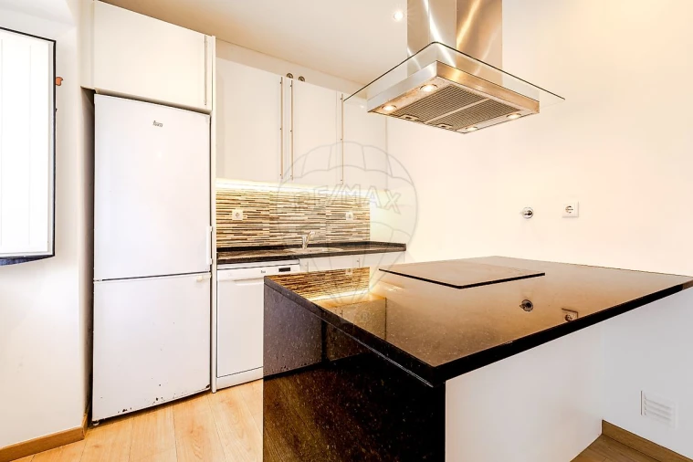 Apartamento T2 para Venda em Ramada e Caneças Foto 8