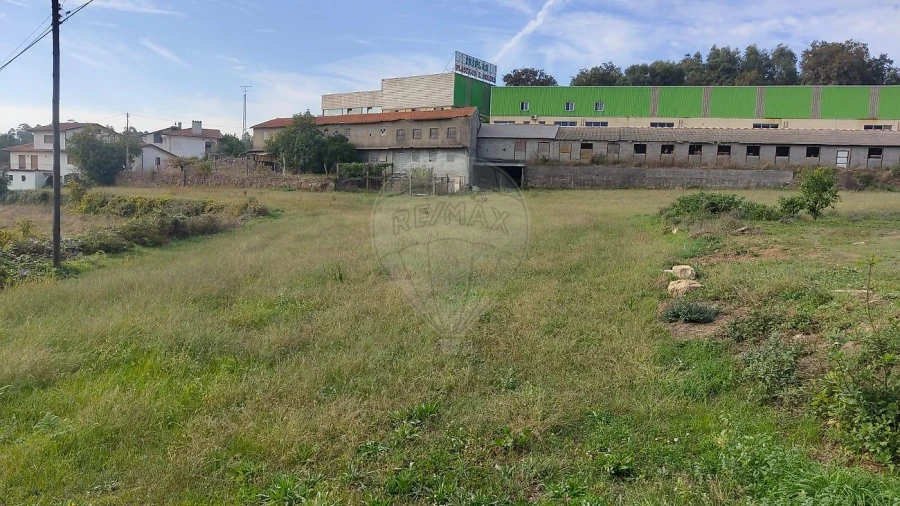 Armazém para Venda em Macieira de Cambra Foto 4