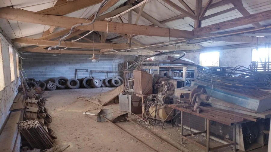 Armazém para Venda em Macieira de Cambra Foto 14