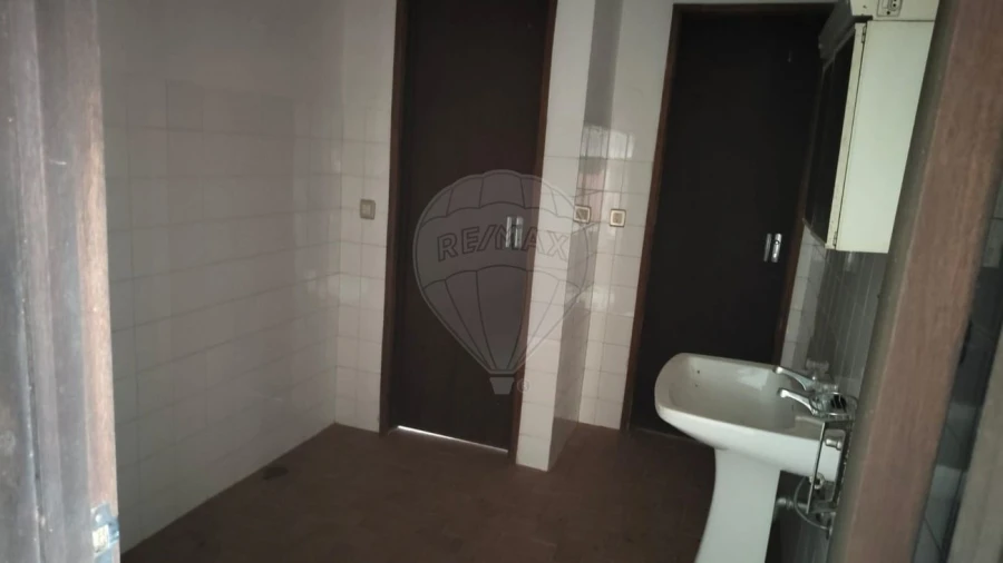 Armazém para Venda em Macieira de Cambra Foto 13