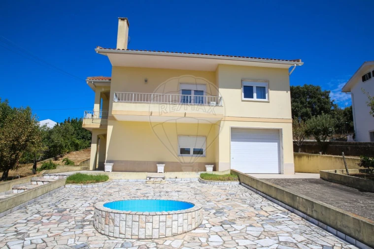 Moradia T3 para Venda em Arruda dos Vinhos Foto 3