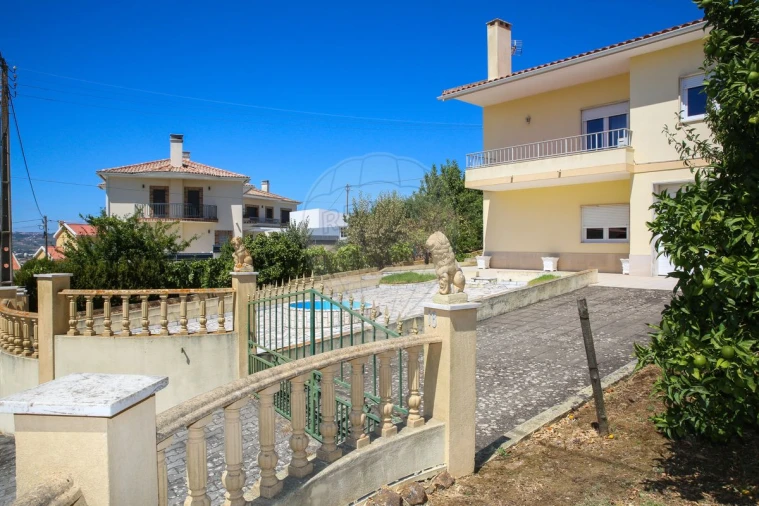 Moradia T3 para Venda em Arruda dos Vinhos Foto 2