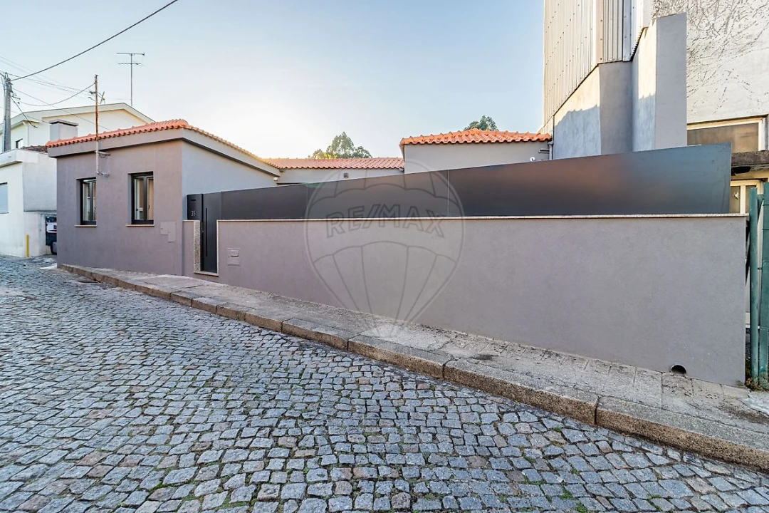 Moradia T3 para Venda em Aguas Santas Foto 2