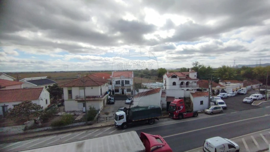 Loja para Venda em Vila Nova da Rainha Foto 3