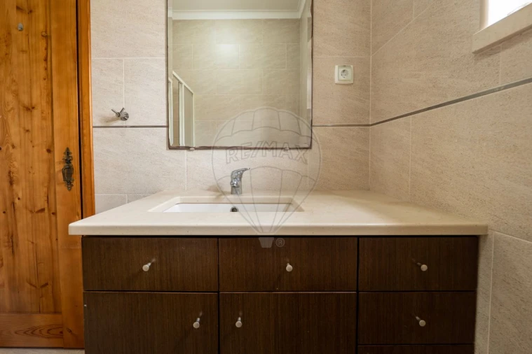 Moradia T4 para Venda em Outeiro da Cortiçada e Arruda dos Pisões Foto 21