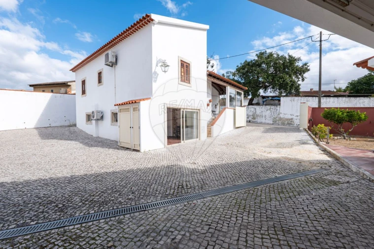 Moradia T4 para Venda em Outeiro da Cortiçada e Arruda dos Pisões Foto 33