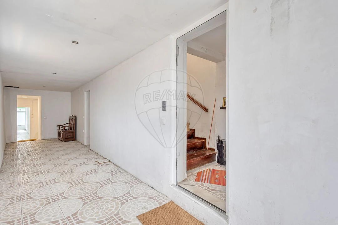 Prédio para Venda em Mafamude e Vilar do Paraíso Foto 16