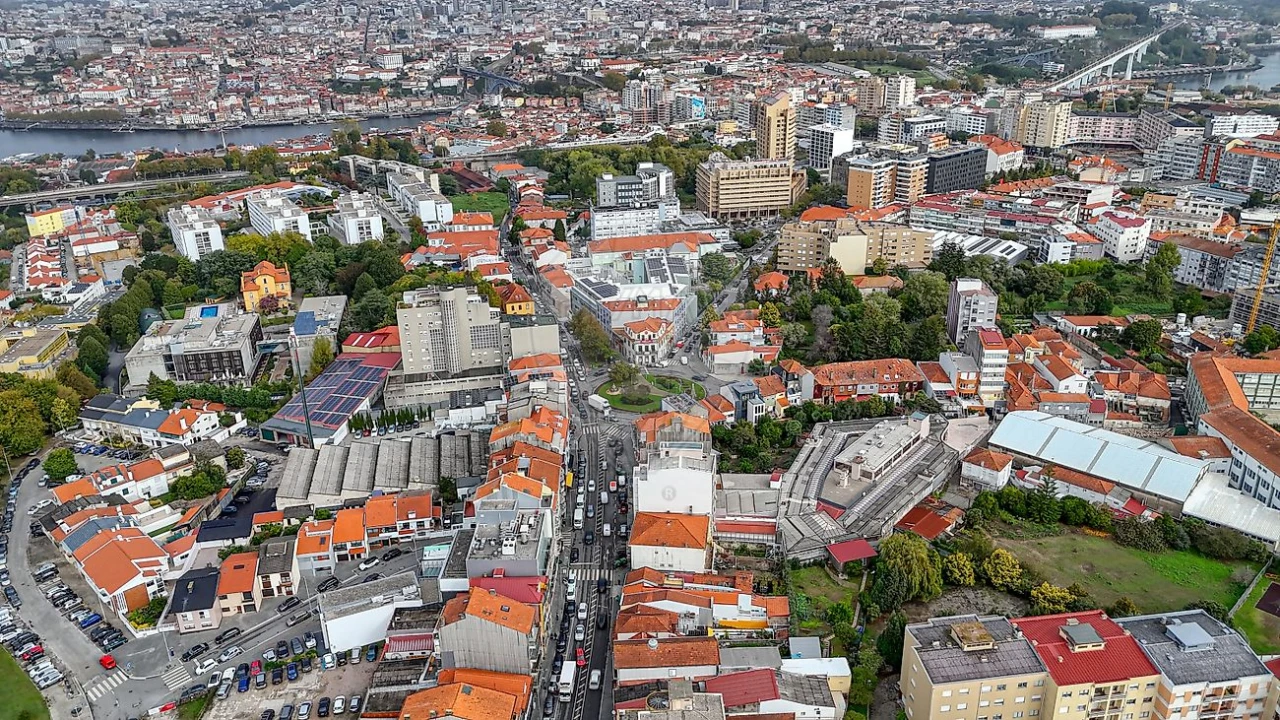 Prédio para Venda em Mafamude e Vilar do Paraíso Foto 8