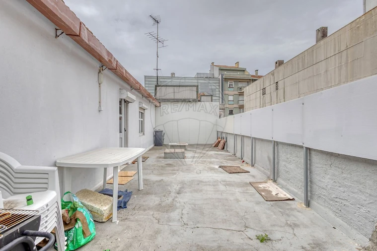 Prédio para Venda em Mafamude e Vilar do Paraíso Foto 11