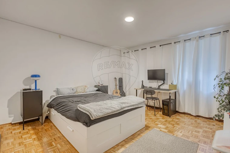 Prédio para Venda em Mafamude e Vilar do Paraíso Foto 28