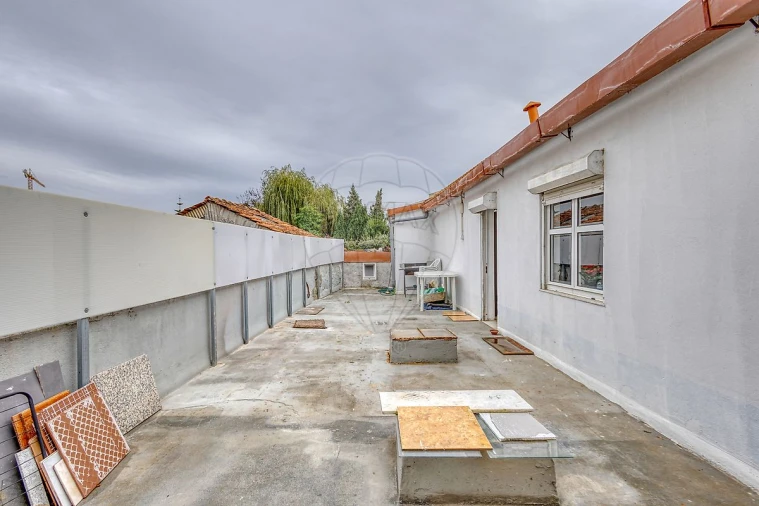 Prédio para Venda em Mafamude e Vilar do Paraíso Foto 13