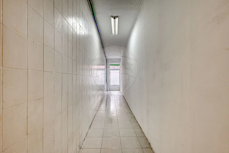 Prédio para Venda em Mafamude e Vilar do Paraíso Foto 17