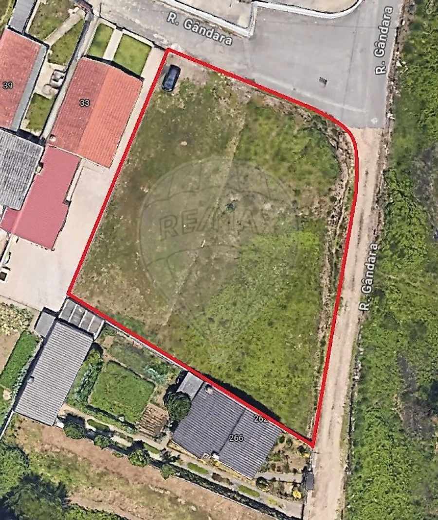 Terreno para Venda em Vilar de Andorinho Foto 1