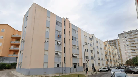 Apartamento T3 para Venda em Carregado e Cadafais