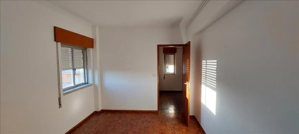Apartamento T3 para Venda em Carregado e Cadafais