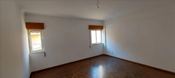 Apartamento T3 para Venda em Carregado e Cadafais