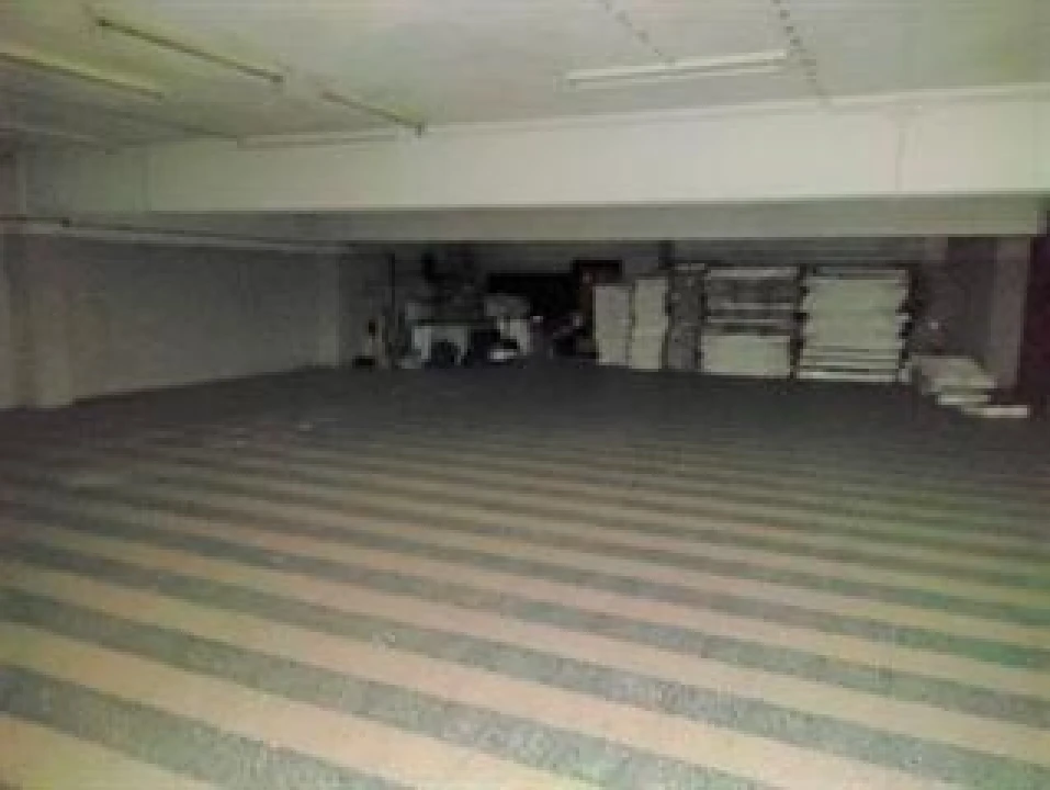 Armazém para Venda em São Domingos de Benfica Foto 3