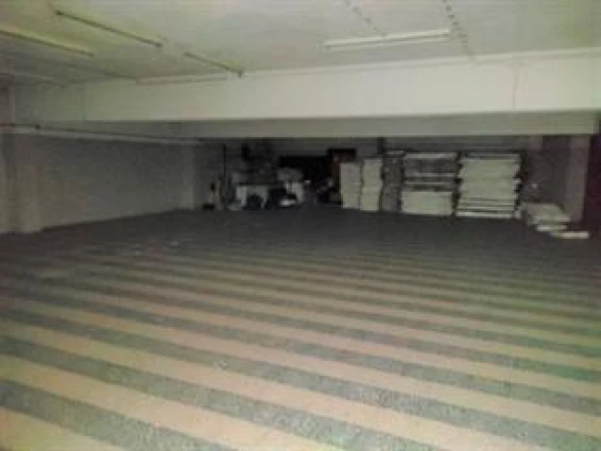 Armazém para Venda em São Domingos de Benfica Foto 3