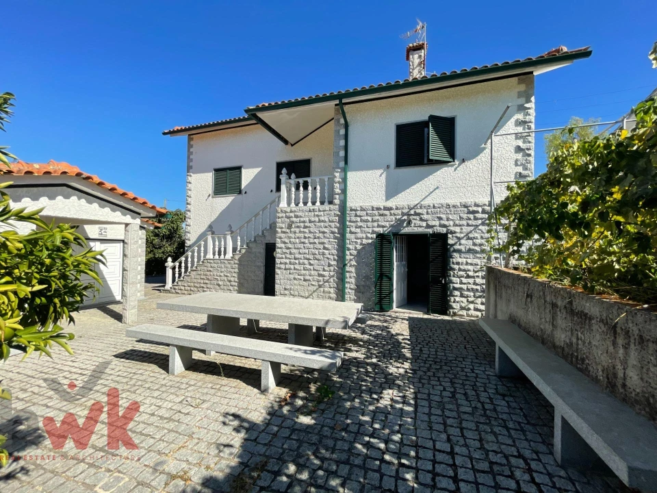 Moradia T5 para Venda em Travanca de Lagos Foto 1