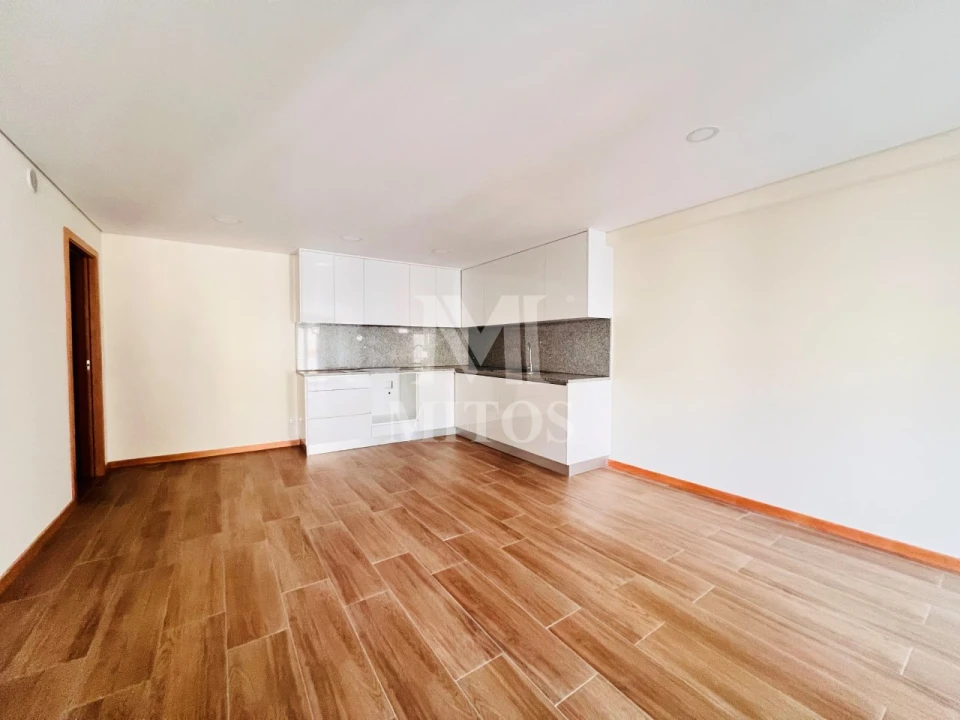 Apartamento T2 para Arrendamento em Santa Maria Maior e Monserrate e Meadela Foto 5