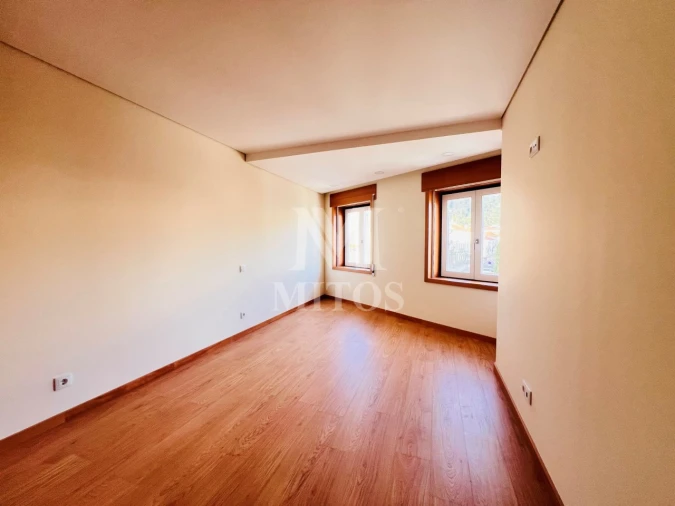 Apartamento T2 para Arrendamento em Santa Maria Maior e Monserrate e Meadela Foto 11