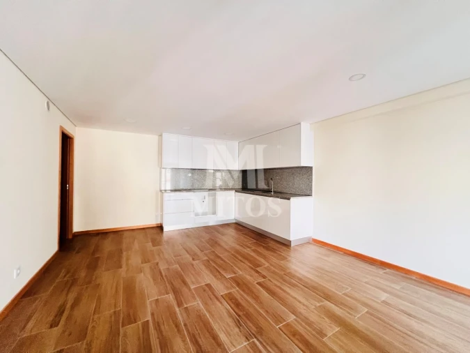 Apartamento T2 para Arrendamento em Santa Maria Maior e Monserrate e Meadela Foto 3