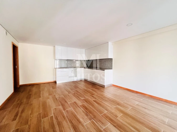 Apartamento T2 para Arrendamento em Santa Maria Maior e Monserrate e Meadela Foto 5