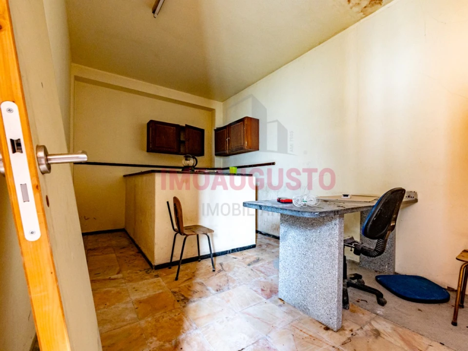 Armazém para Venda em Guarda Foto 32