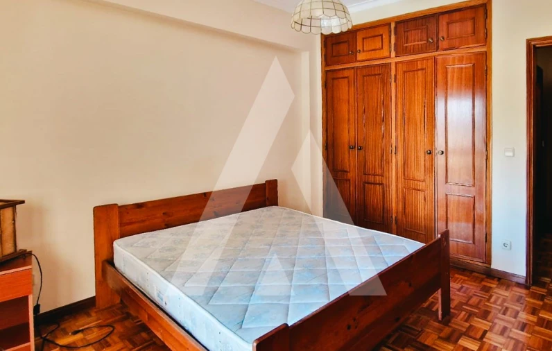 Apartamento T2 para Venda em Santo Antonio dos Olivais Foto 16