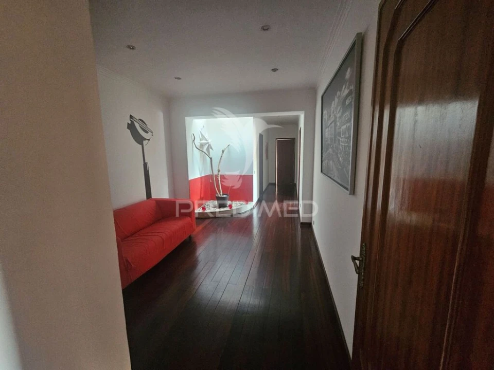 Moradia T5 para Venda em Água Longa Foto 6