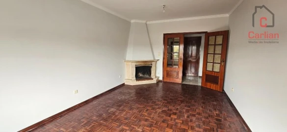 Apartamento T1 para Arrendamento em Gulpilhares e Valadares