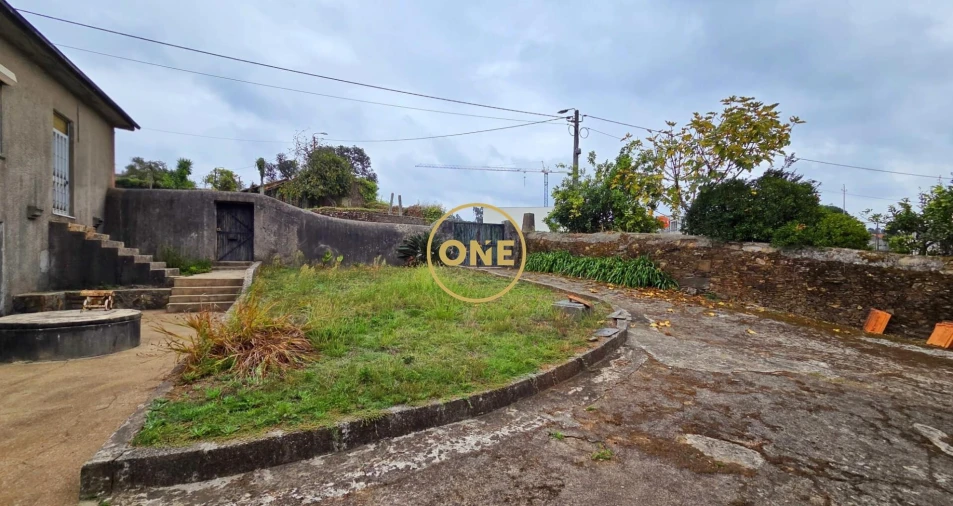 Moradia T2 para Venda em Bougado (São Martinho e Santiago) Foto 4