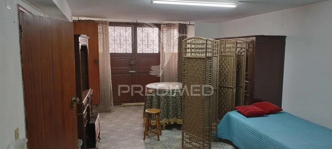 Moradia T4 para Venda em Santa Maria da Devesa Foto 4