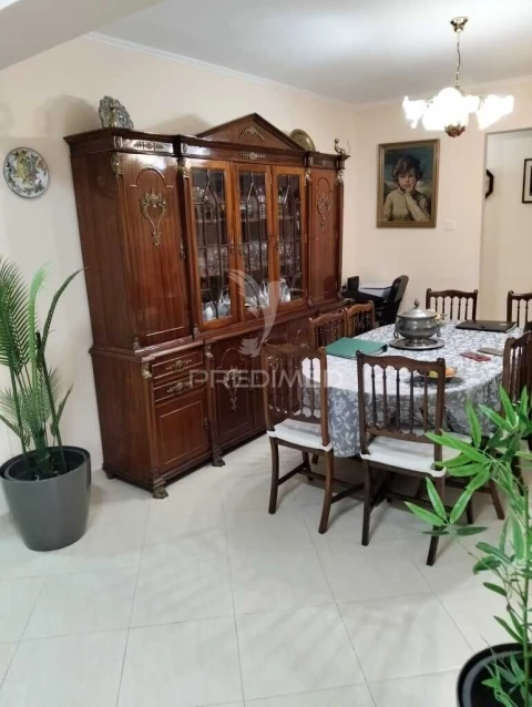 Apartamento T2 para Venda em Baixa da Banheira e Vale da Amoreira