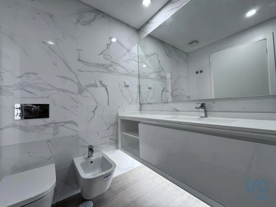 Apartamento T3 para Venda em Arroios Foto 12