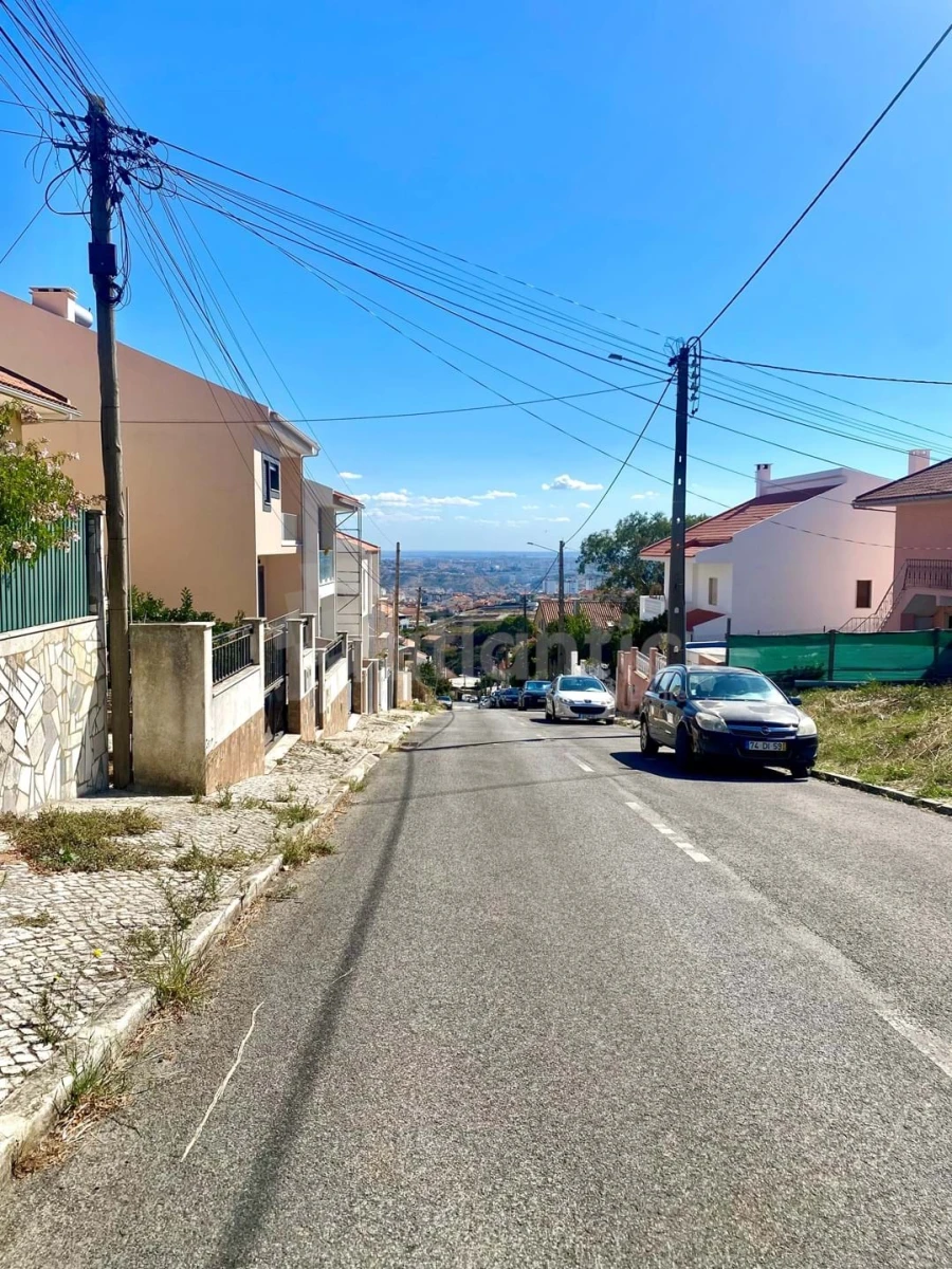 Terreno para Venda em Odivelas Foto 8