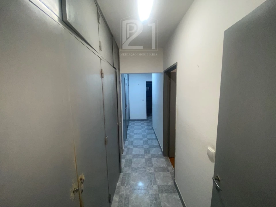 Apartamento T3 para Venda em Cacém e São Marcos Foto 30