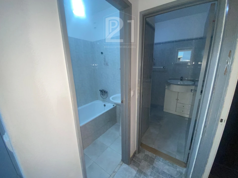 Apartamento T3 para Venda em Cacém e São Marcos Foto 18