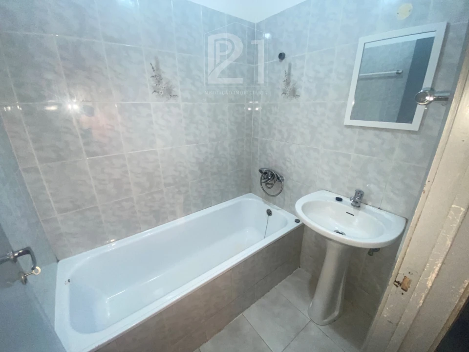 Apartamento T3 para Venda em Cacém e São Marcos Foto 17