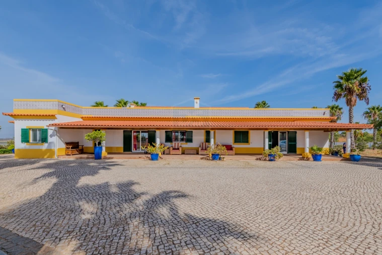 Moradia T5 para Venda em Guia Foto 53