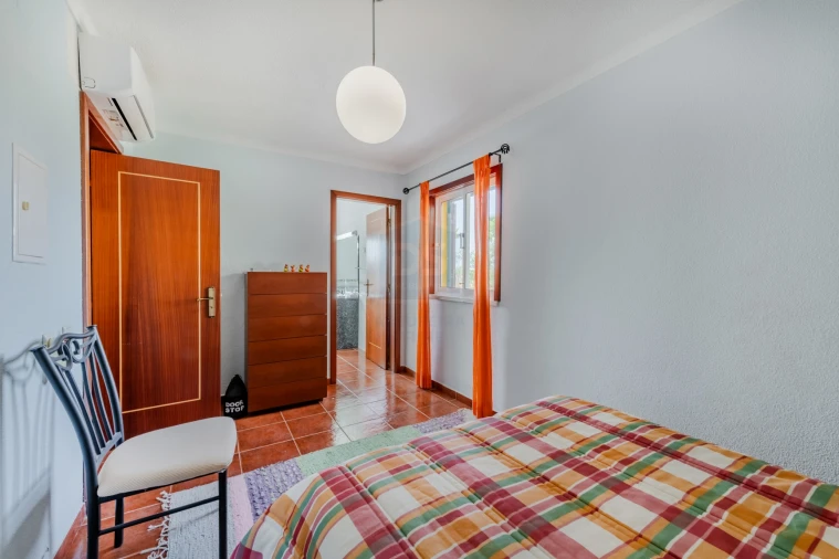 Moradia T5 para Venda em Guia Foto 10