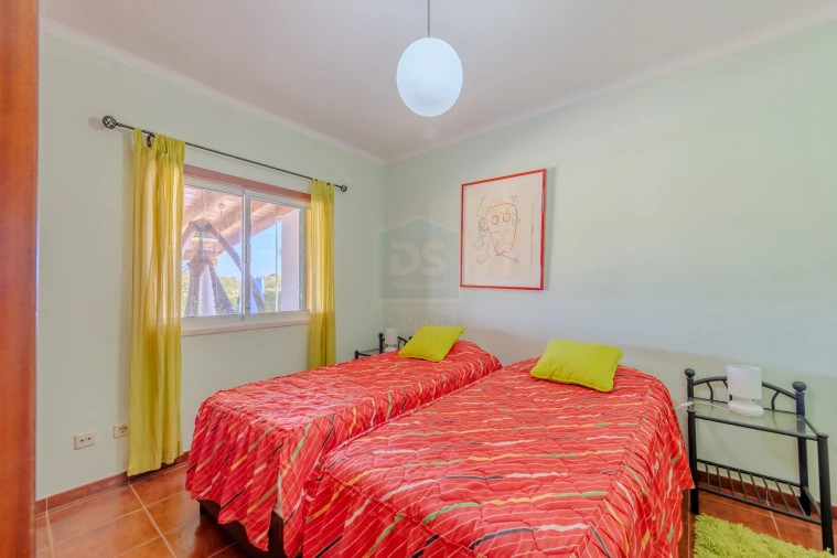 Moradia T5 para Venda em Guia Foto 25