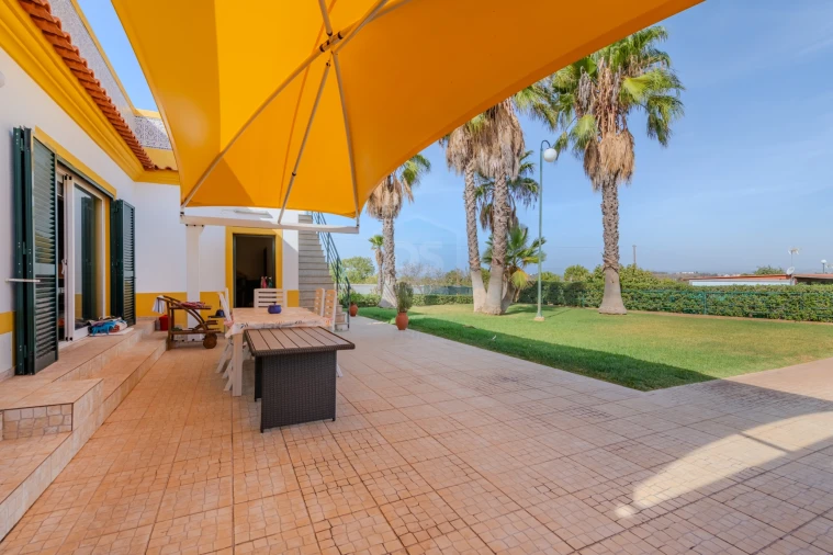 Moradia T5 para Venda em Guia Foto 46