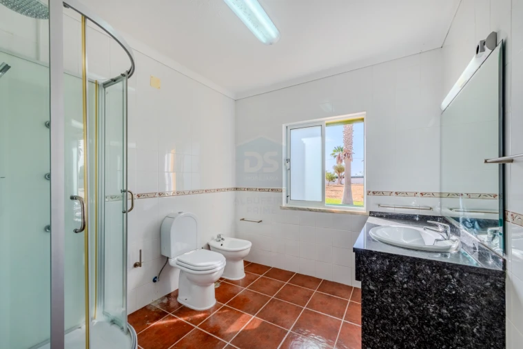 Moradia T5 para Venda em Guia Foto 11