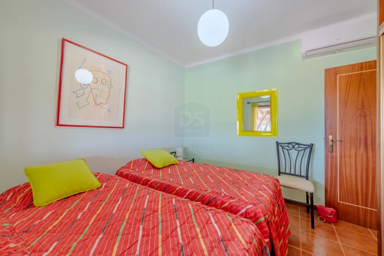 Moradia T5 para Venda em Guia Foto 26