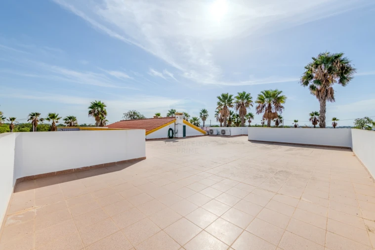 Moradia T5 para Venda em Guia Foto 48