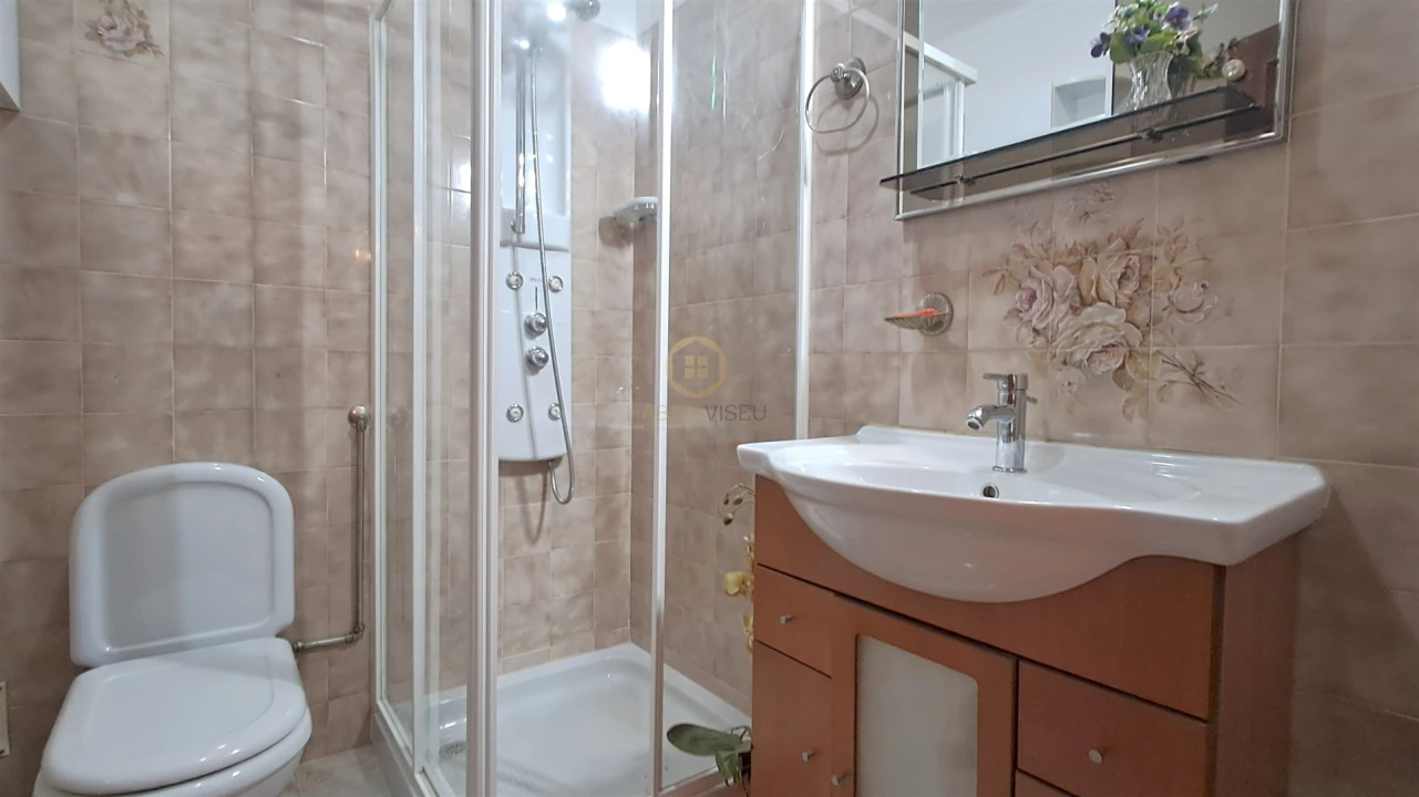 Moradia T4 para Arrendamento em Repeses e São Salvador Foto 24