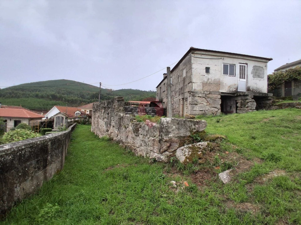 Moradia T0 para Venda em Longos Vales Foto 1