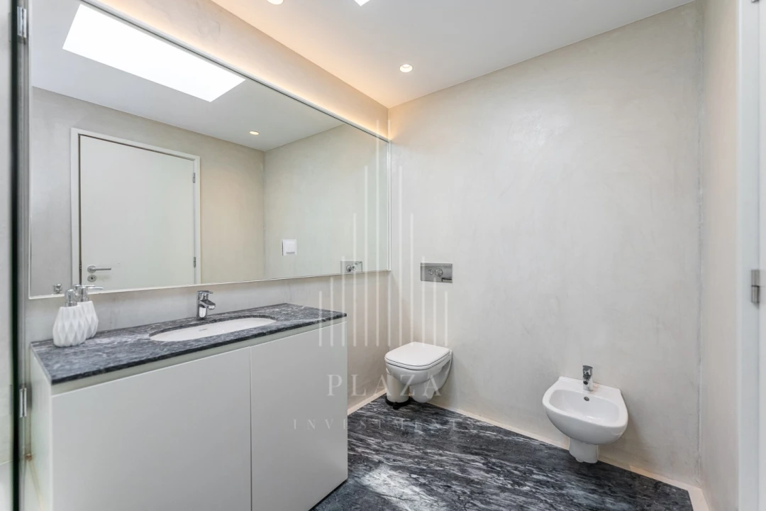 Apartamento T4 para Venda em Lordelo do Ouro e Massarelos Foto 20